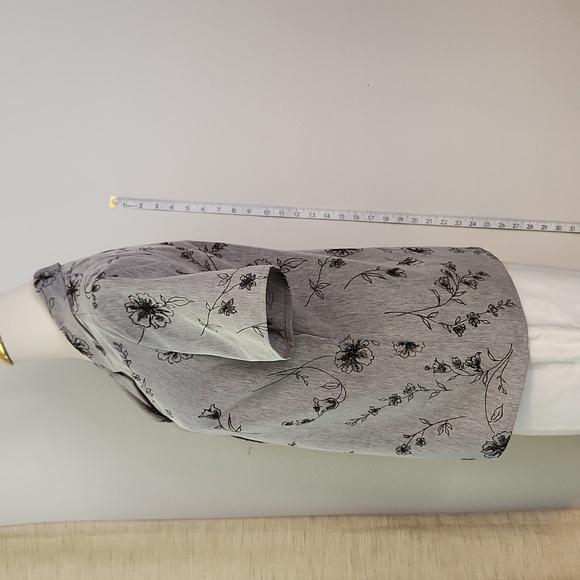 Women's Blouse - Picture 8 of 8